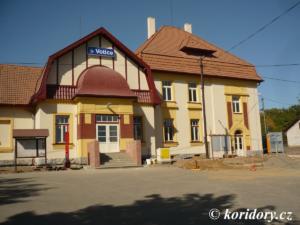 Votice - opravená výpravní budova bývalého nádraží z roku 1917